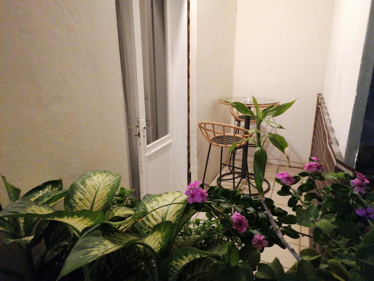 Jolie Chambre Climatisee Avec Balcon Chez L'Habitant Saint Pierre Exterior photo