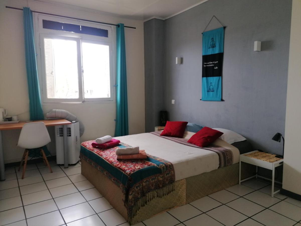 Jolie Chambre Climatisee Avec Balcon Chez L'Habitant Saint Pierre Exterior photo