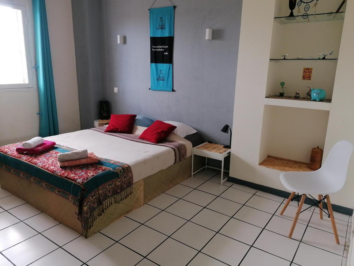 Jolie Chambre Climatisee Avec Balcon Chez L'Habitant Saint Pierre Exterior photo